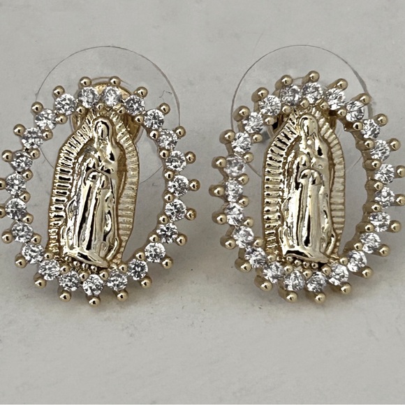 Gold Mob Wife Virgin Mary Stud Earrings - Picture 4 of 9